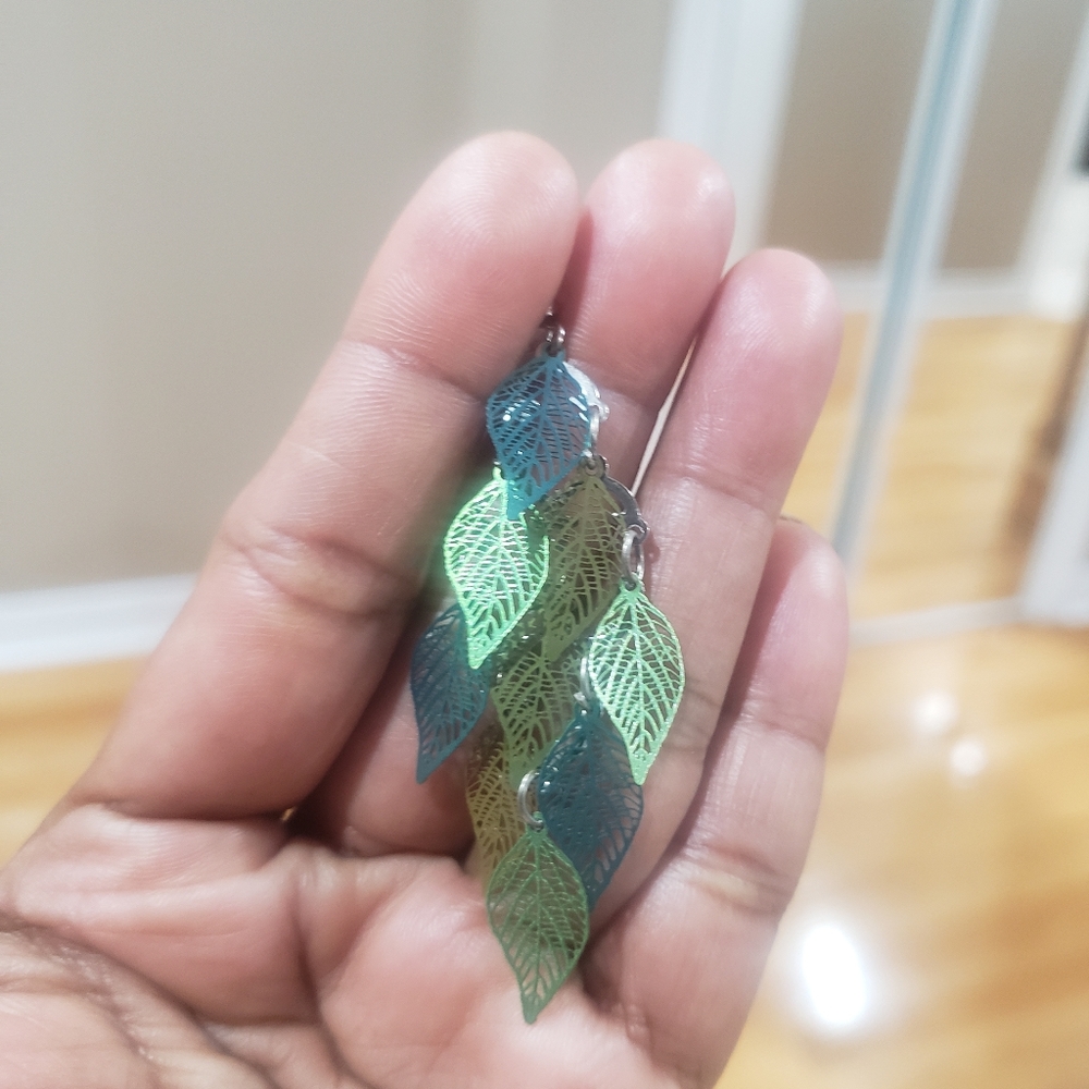 Earings - Picture 6 of 7